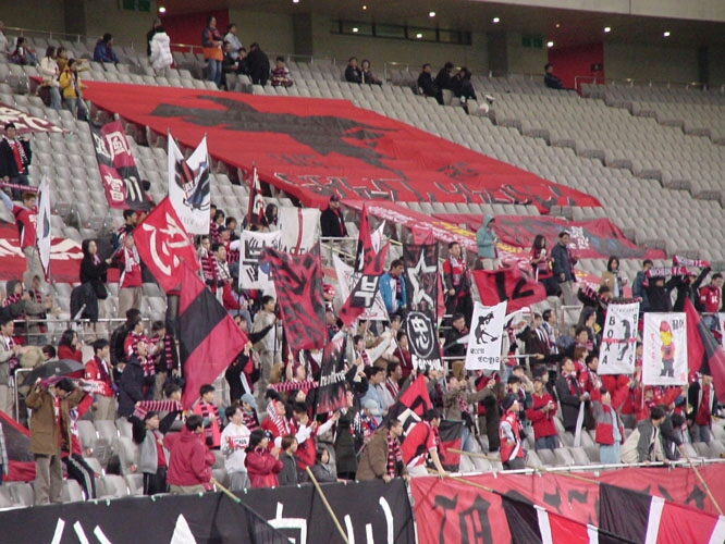 Cyworld_20130808_125408.jpg : 서포터석에 수많은 깃발이 휘날린다면.....