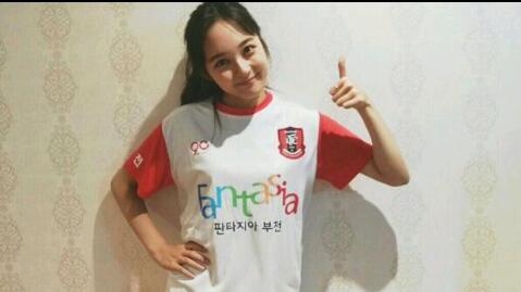 Screenshot_2013-08-22-19-23-12-1.jpg : 이 처자 참 개념차네.